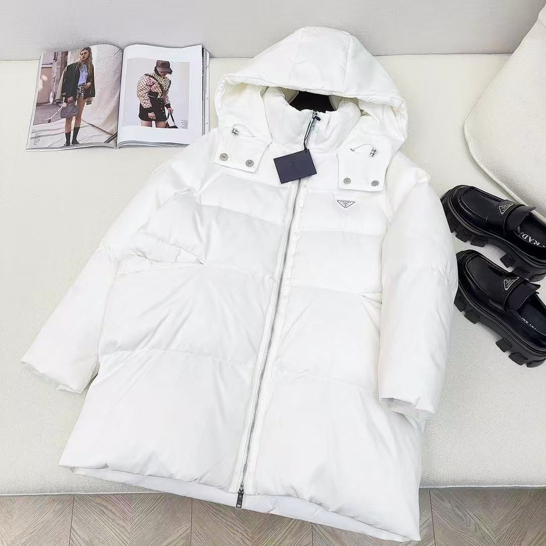 Prada  プラダ ダウンジャケット