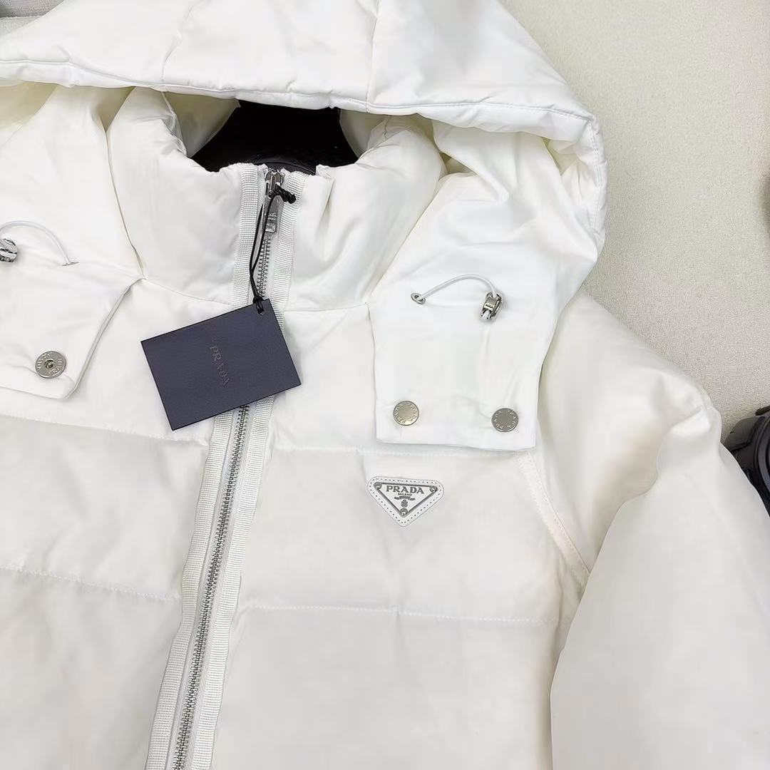 Prada  プラダ ダウンジャケット