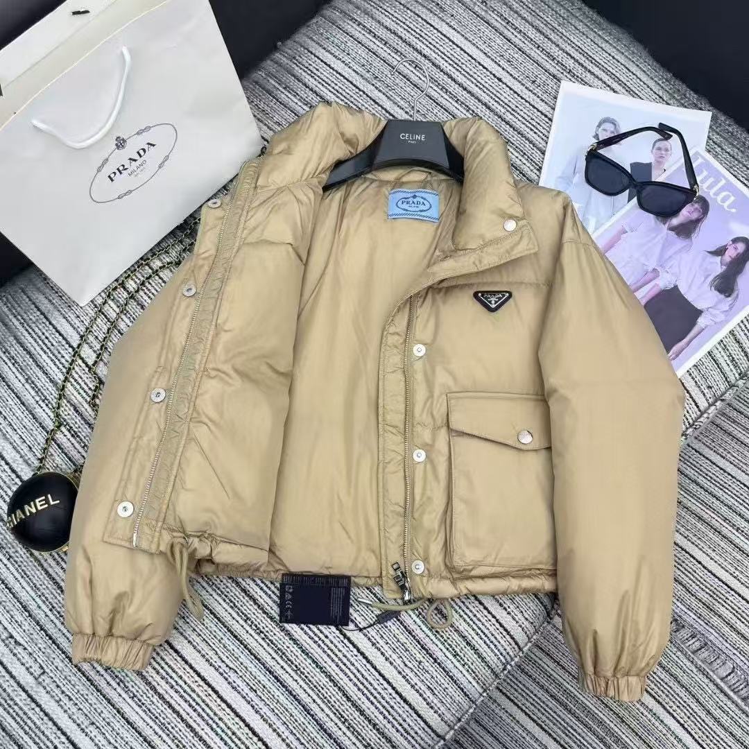 Prada  プラダ ダウンジャケット