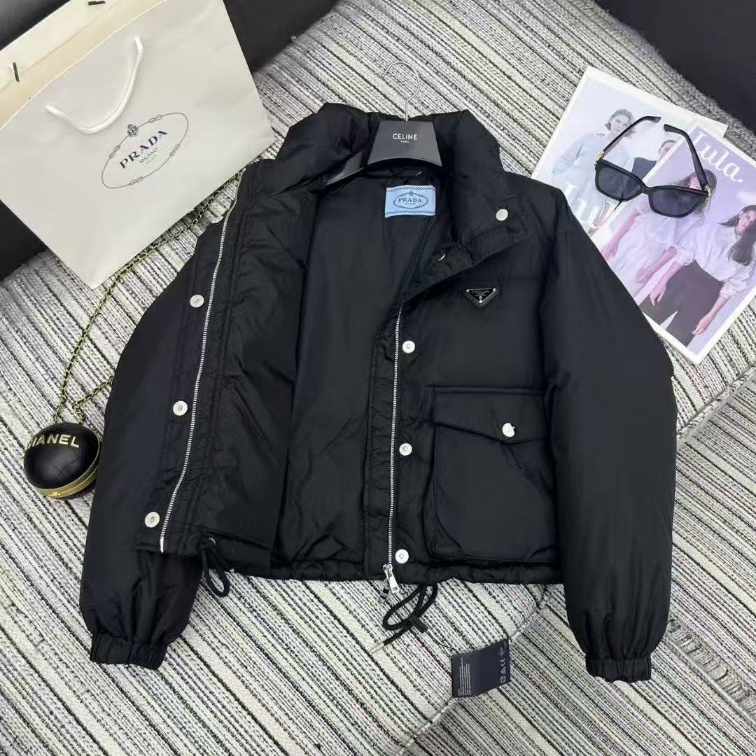 Prada  プラダ ダウンジャケット