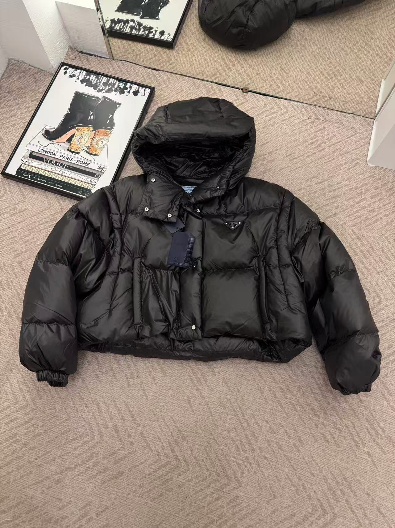 Prada  プラダ ダウンジャケット