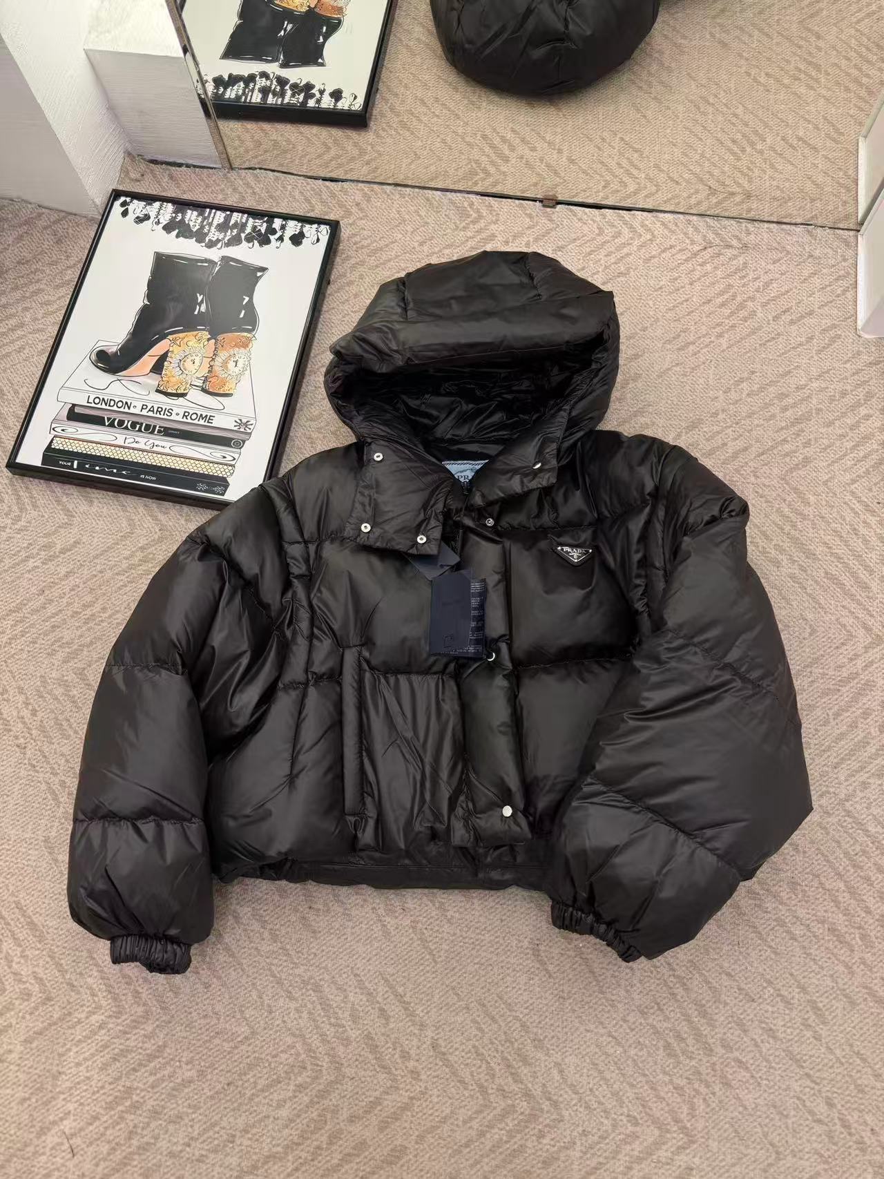 Prada  プラダ ダウンジャケット