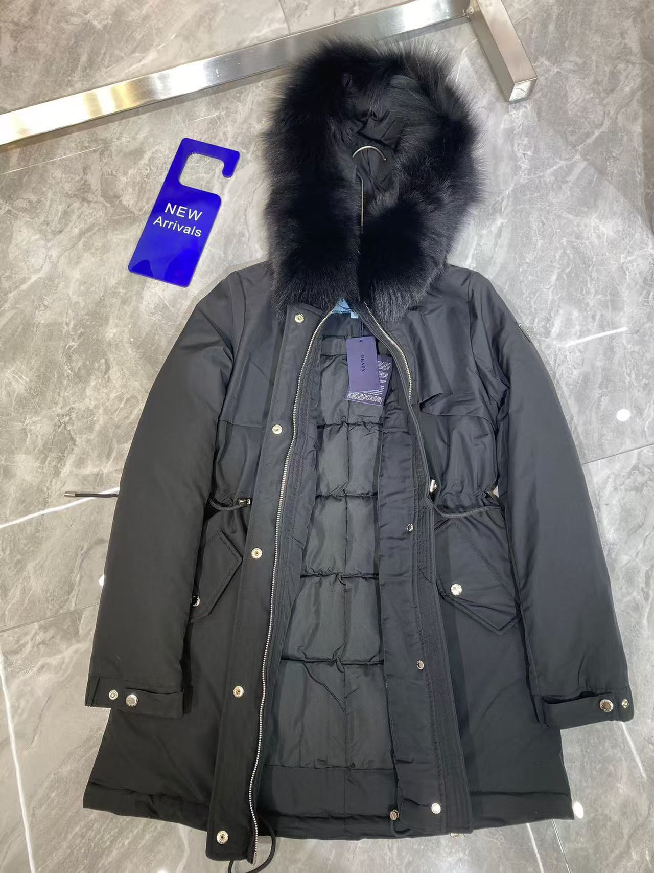 Prada  プラダ ダウンジャケット