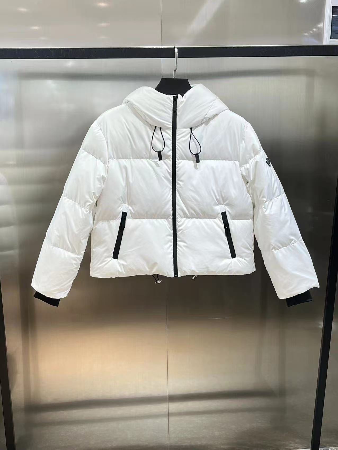 Prada  プラダ ダウンジャケット