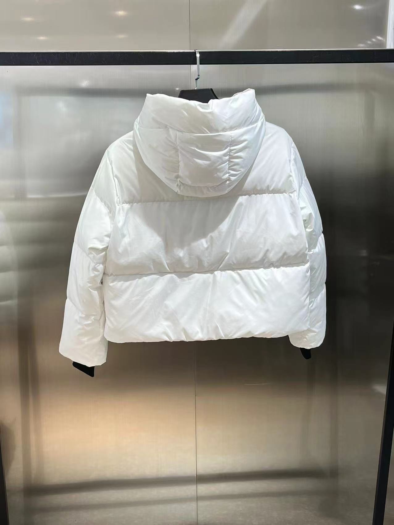 Prada  プラダ ダウンジャケット