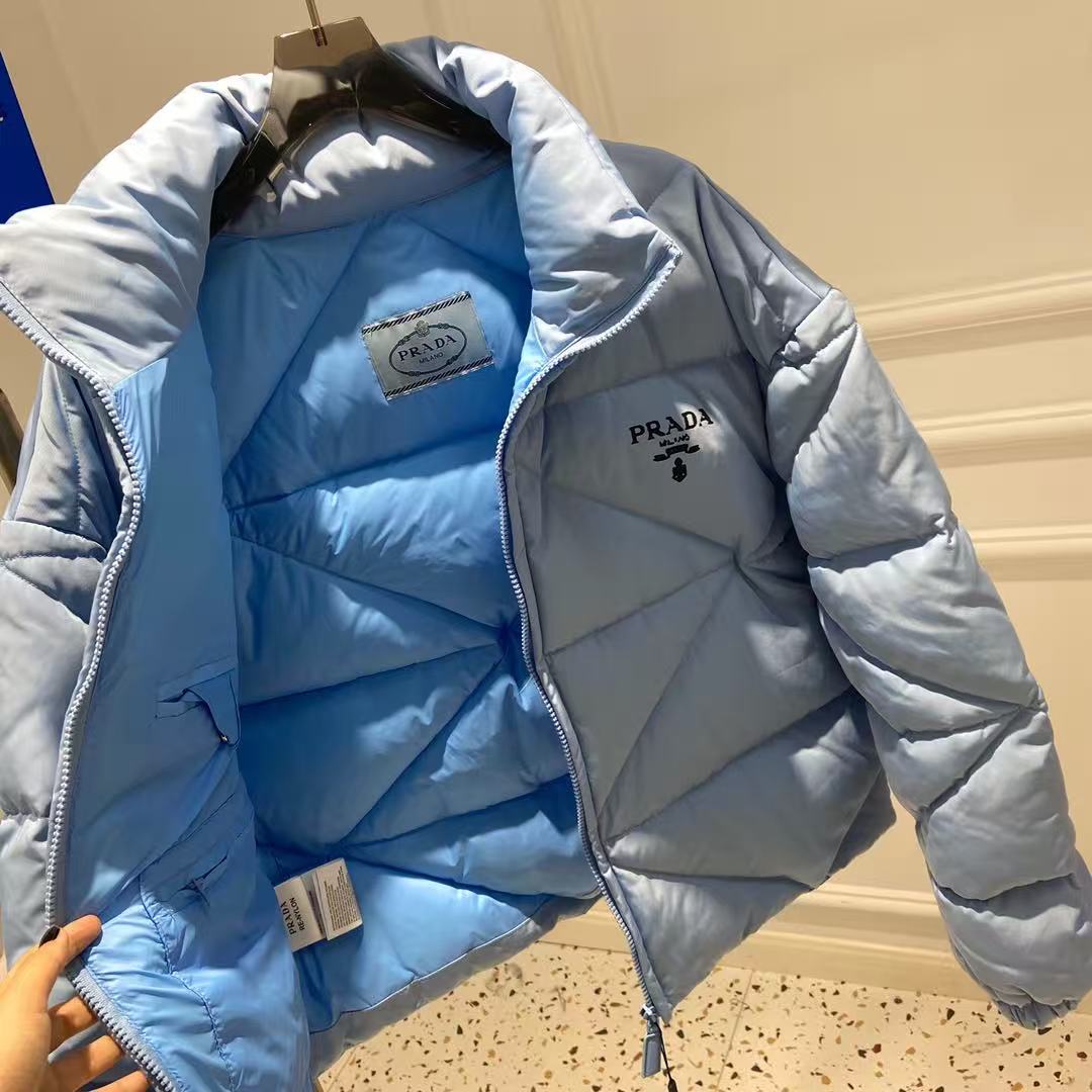 Prada  プラダ ダウンジャケット