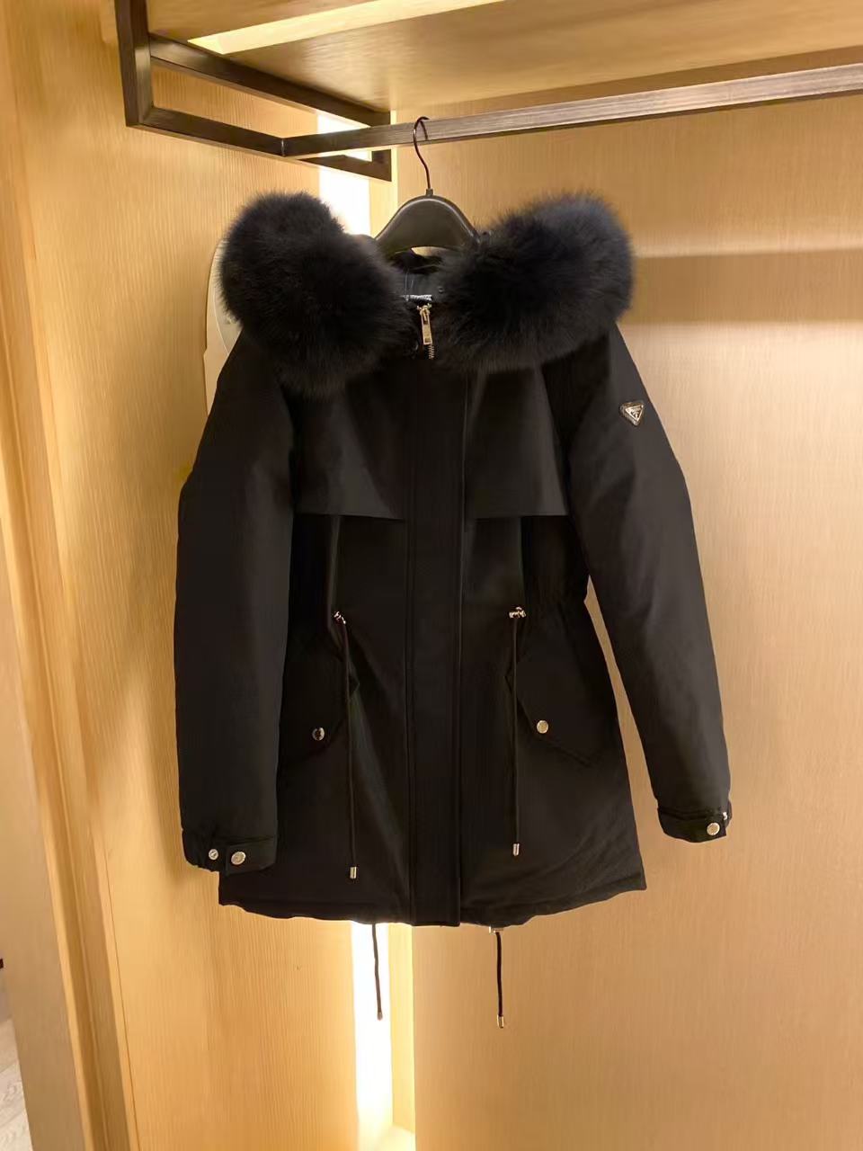 Prada  プラダ ダウンジャケット