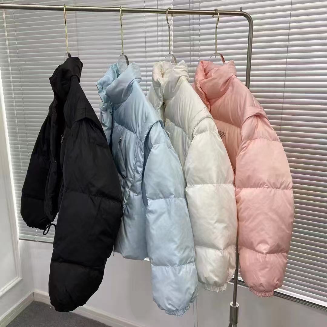 Prada  プラダ ダウンジャケット