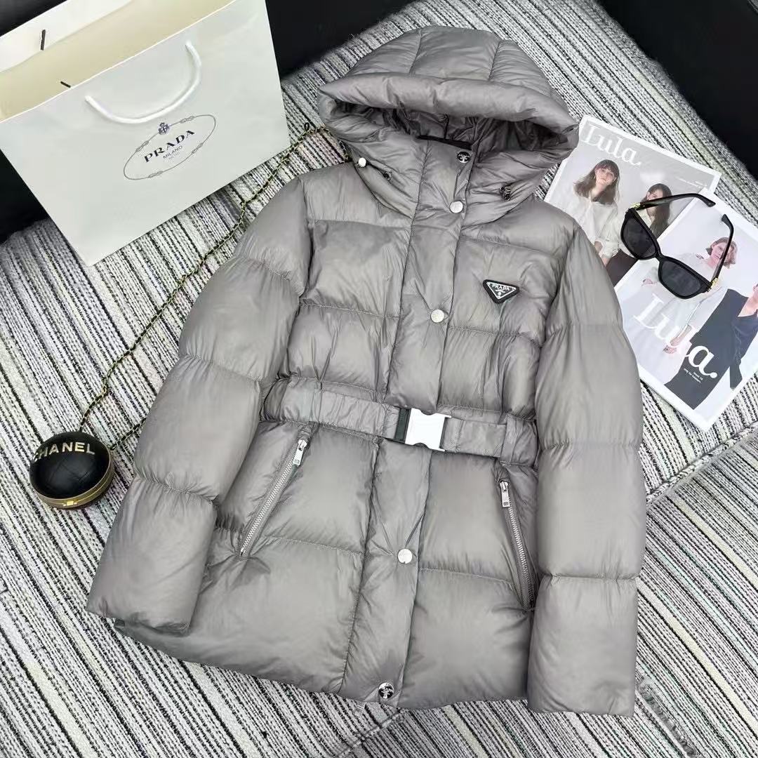 Prada  プラダ ダウンジャケット