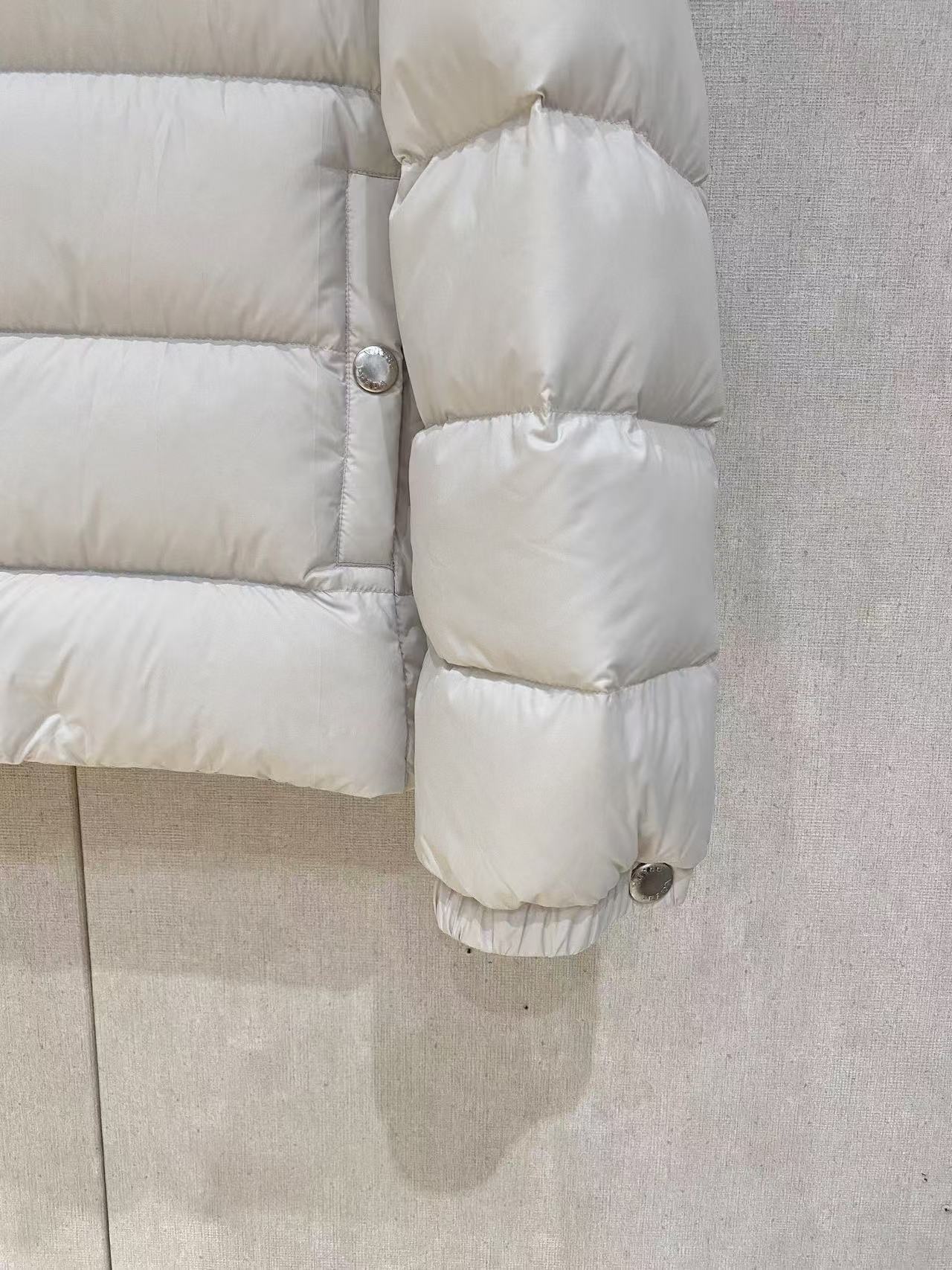 Prada  プラダ ダウンジャケット