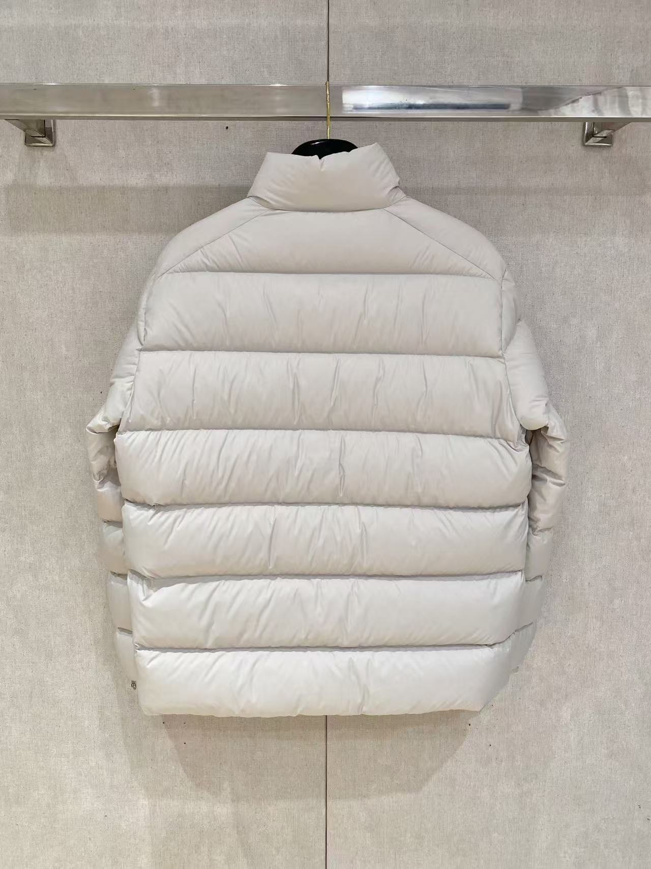 Prada  プラダ ダウンジャケット