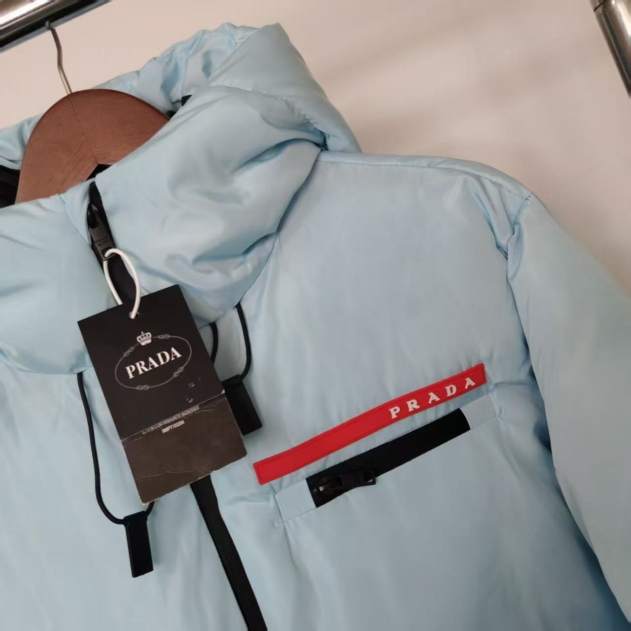 Prada  プラダ ダウンジャケット
