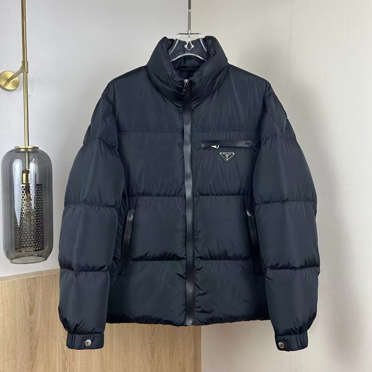 Prada  プラダ ダウンジャケット