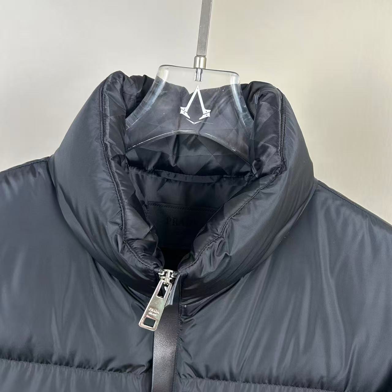 Prada  プラダ ダウンジャケット