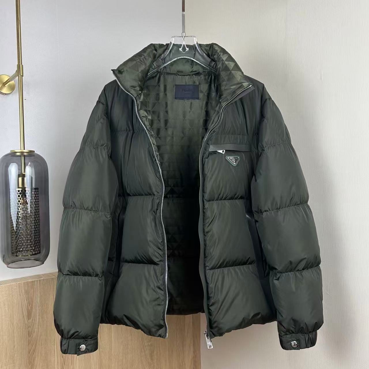 Prada  プラダ ダウンジャケット