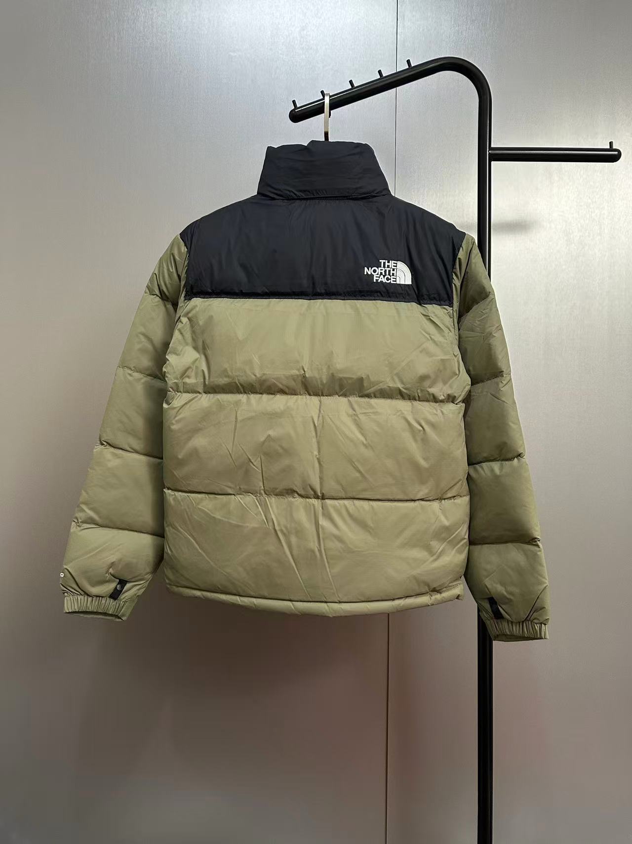 THE NORTH FACE  ザ・ノース・フェイス  ダウンジャケット