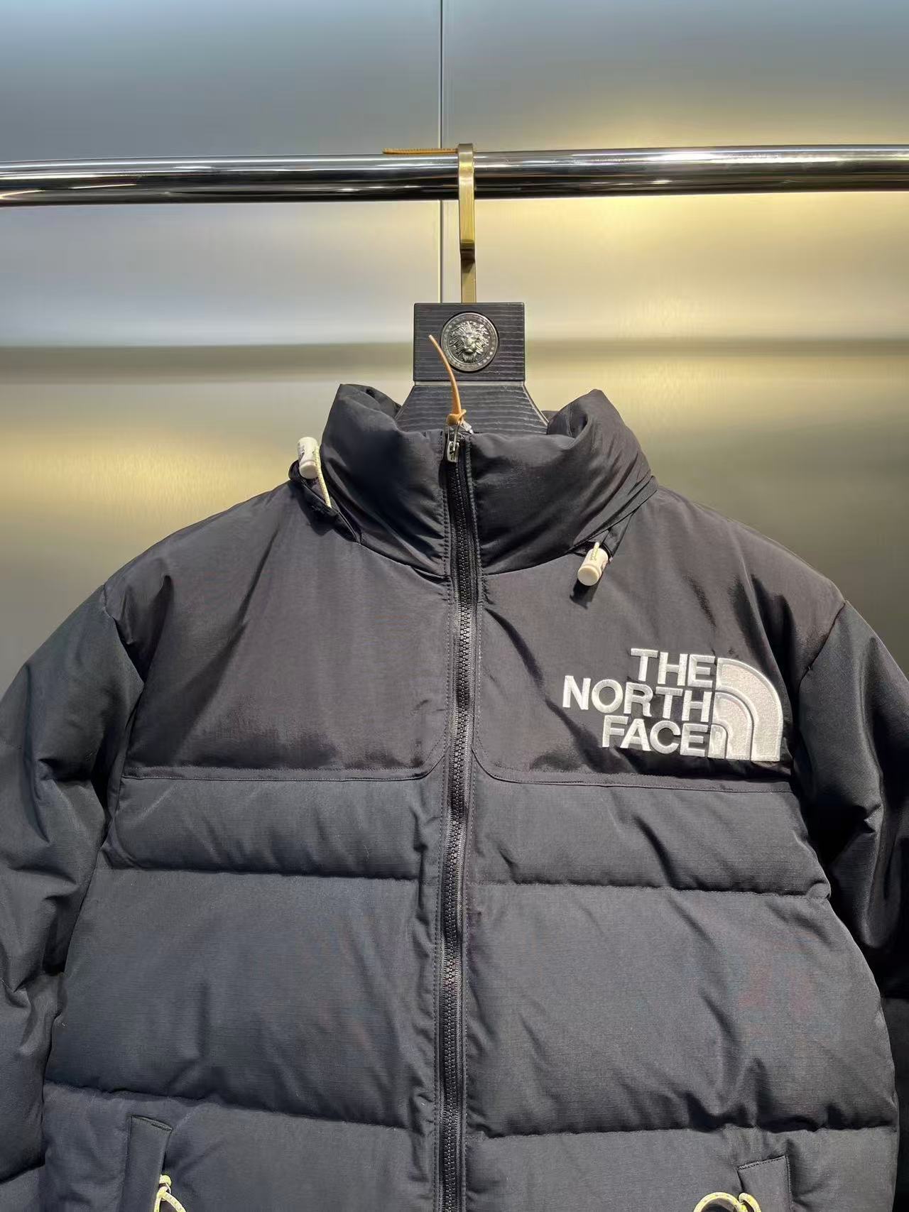 THE NORTH FACE  ザ・ノース・フェイス  ダウンジャケット