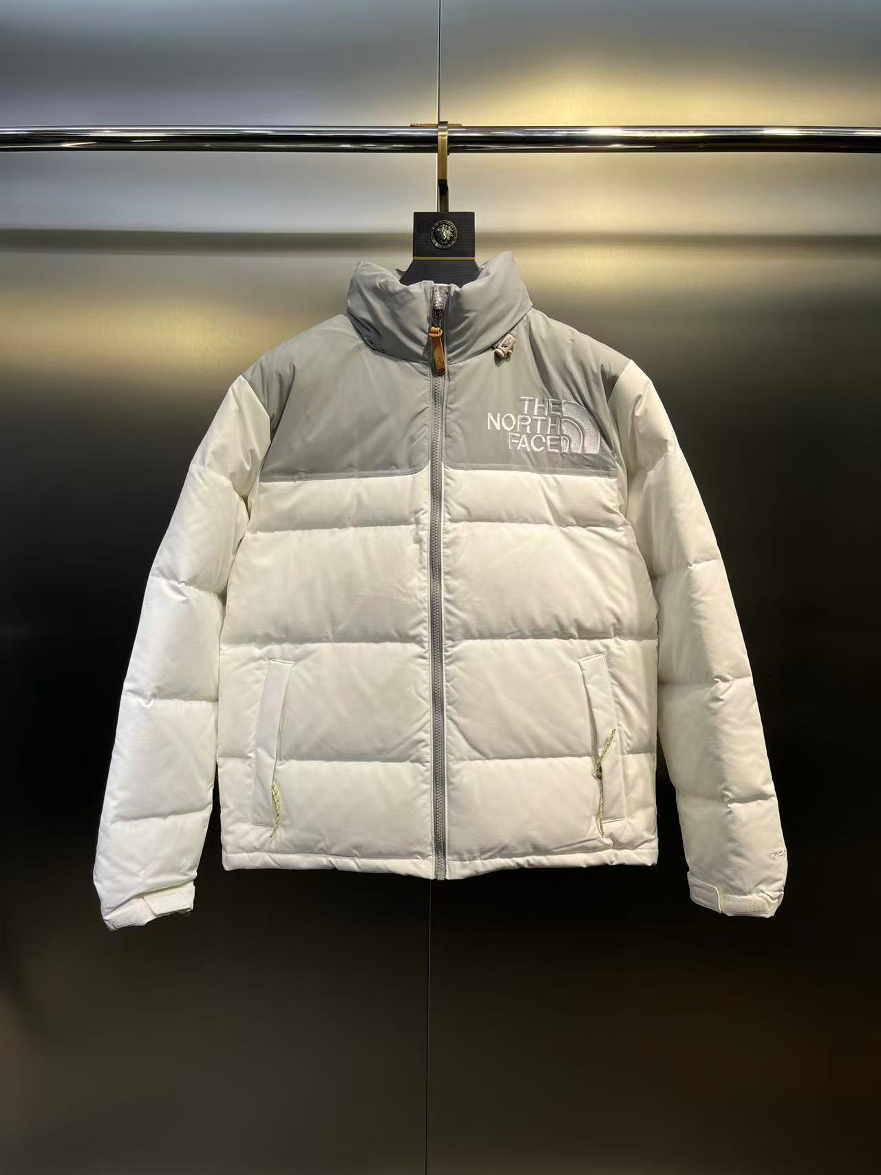 THE NORTH FACE  ザ・ノース・フェイス  ダウンジャケット