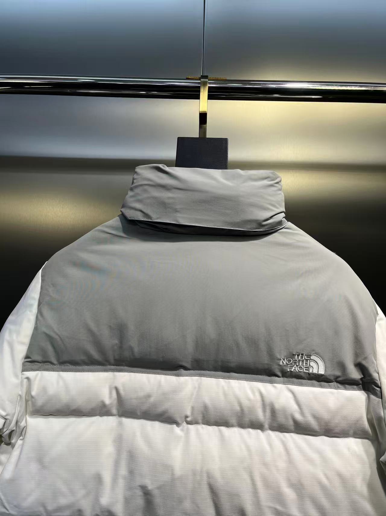 THE NORTH FACE  ザ・ノース・フェイス  ダウンジャケット