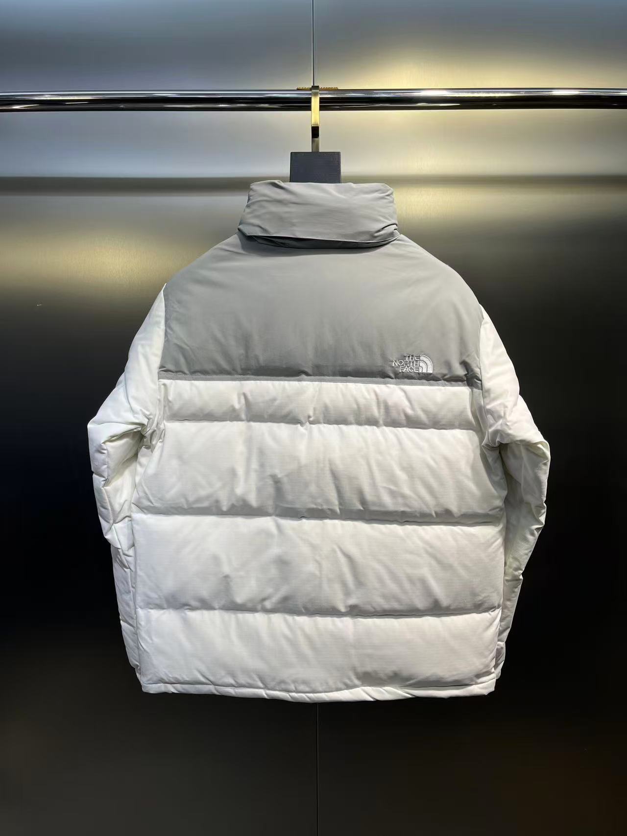 THE NORTH FACE  ザ・ノース・フェイス  ダウンジャケット