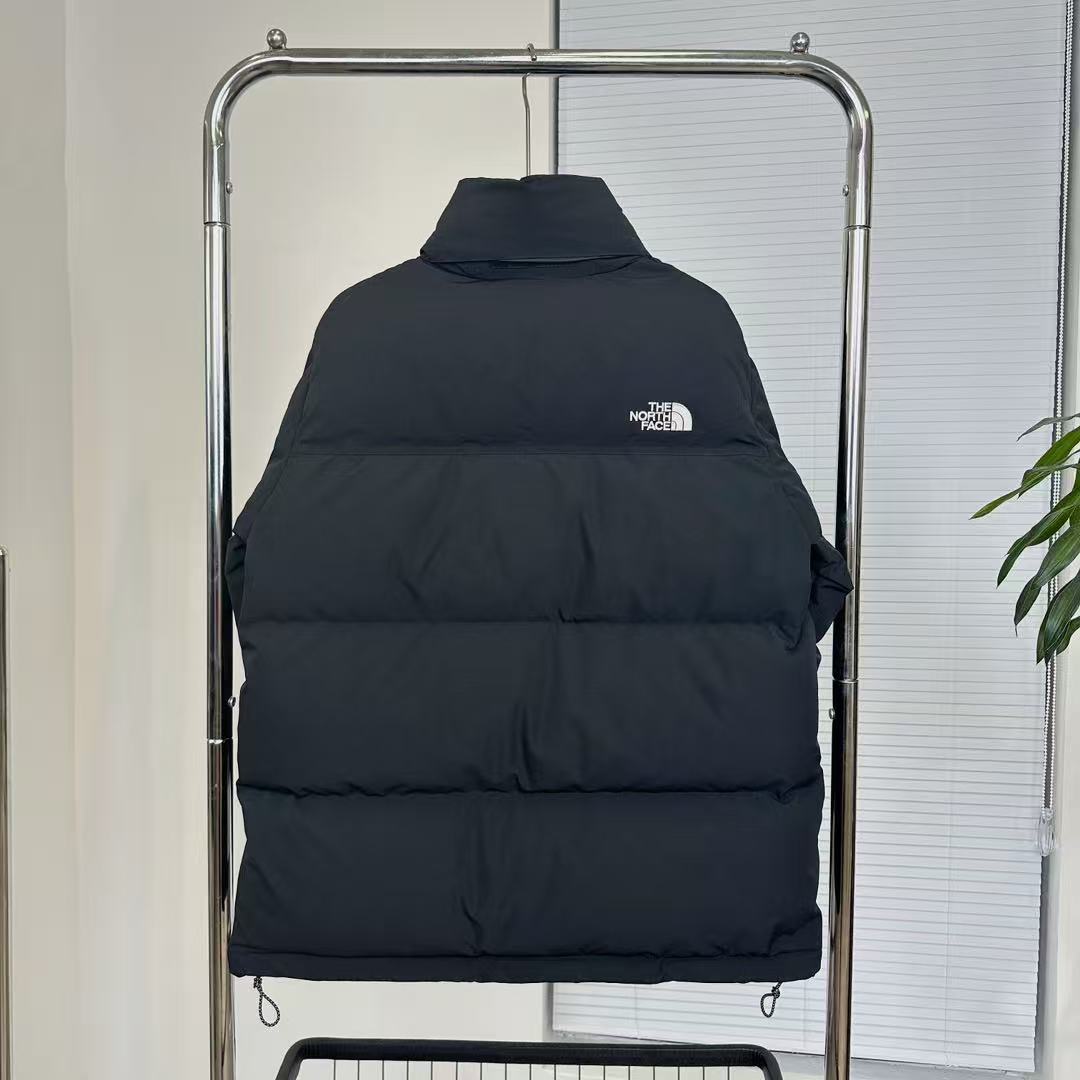 THE NORTH FACE  ザ・ノース・フェイス  ダウンジャケット