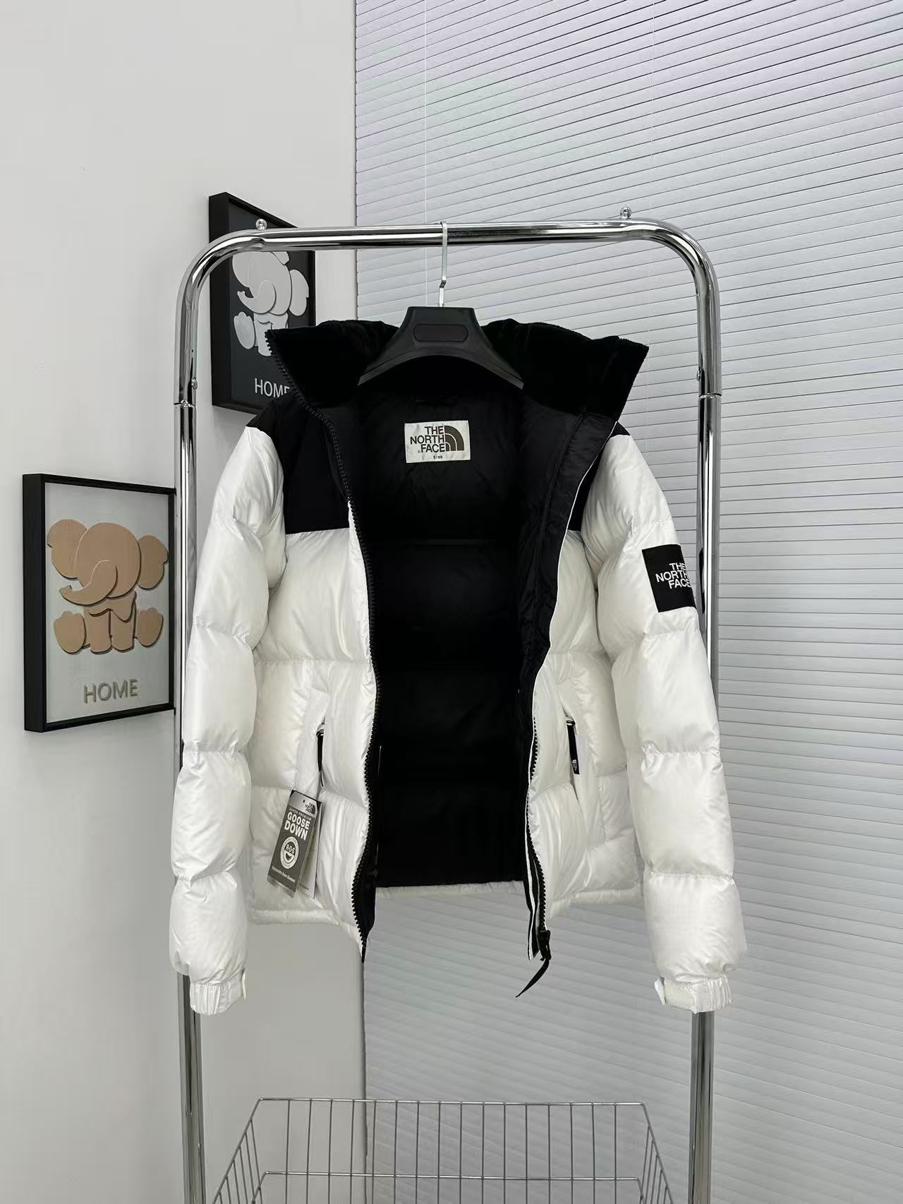 THE NORTH FACE  ザ・ノース・フェイス  ダウンジャケット