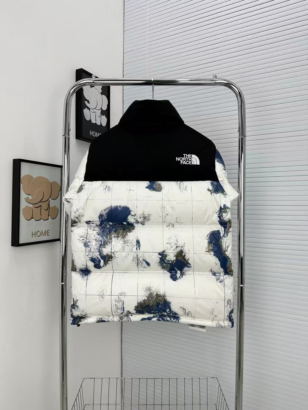 THE NORTH FACE  ザ・ノース・フェイス  ダウンジャケット