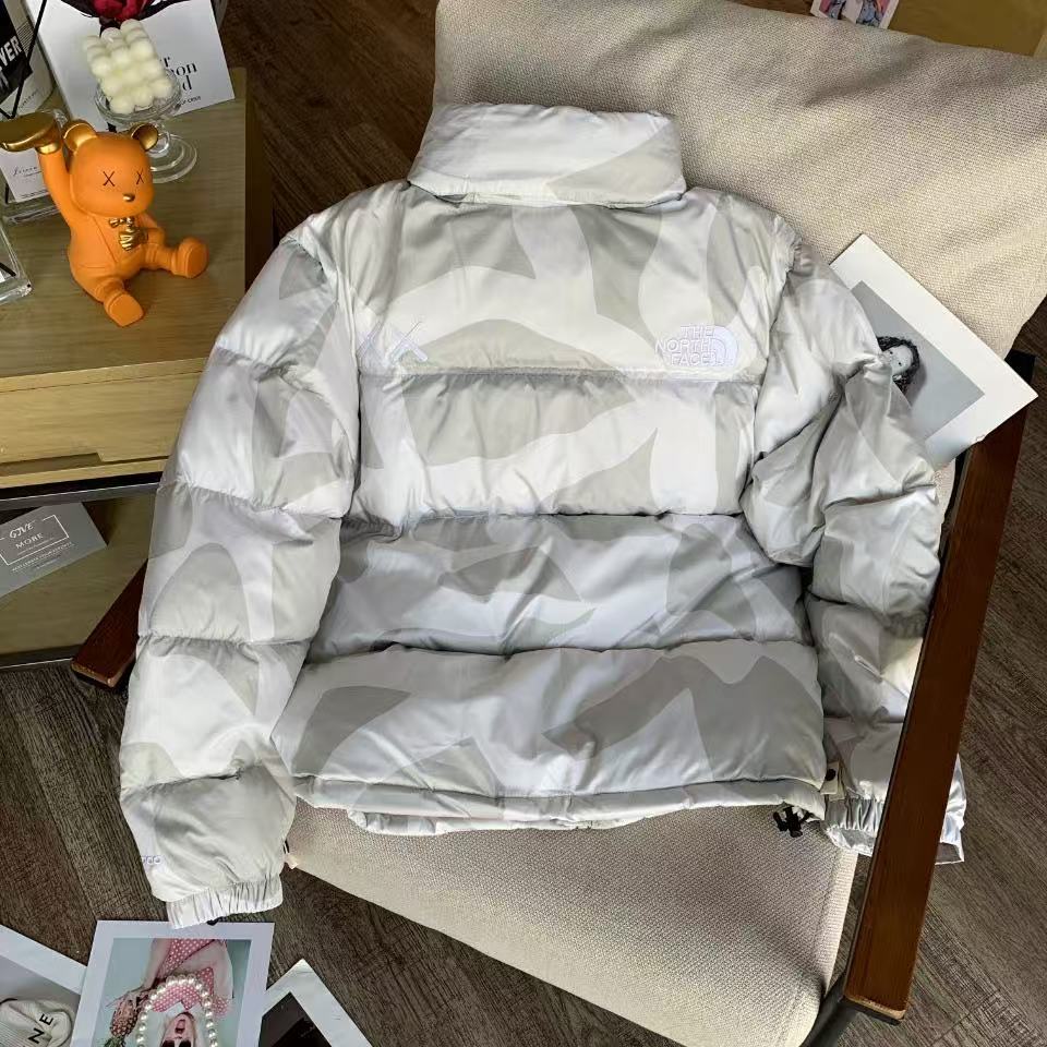 THE NORTH FACE  ザ・ノース・フェイス  ダウンジャケット