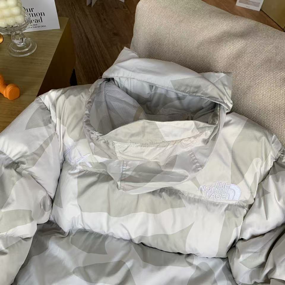 THE NORTH FACE  ザ・ノース・フェイス  ダウンジャケット