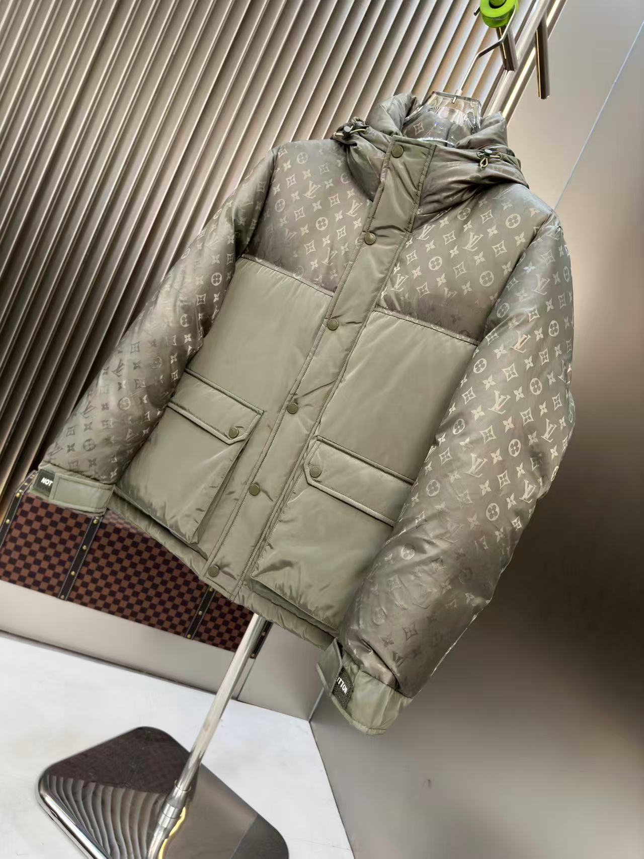 Louis vuitton  ルイ・ヴィトン  ダウンジャケット