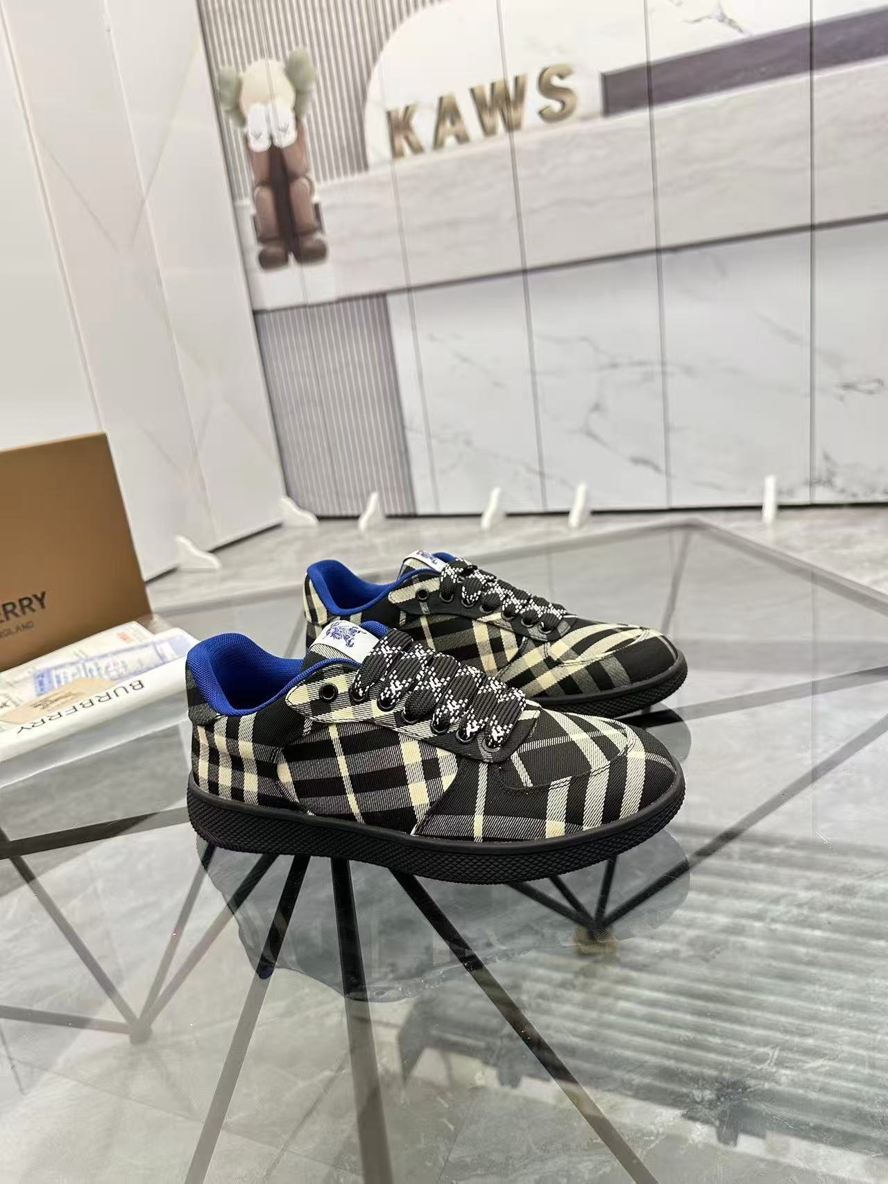 Burberry チェック テラススニーカー