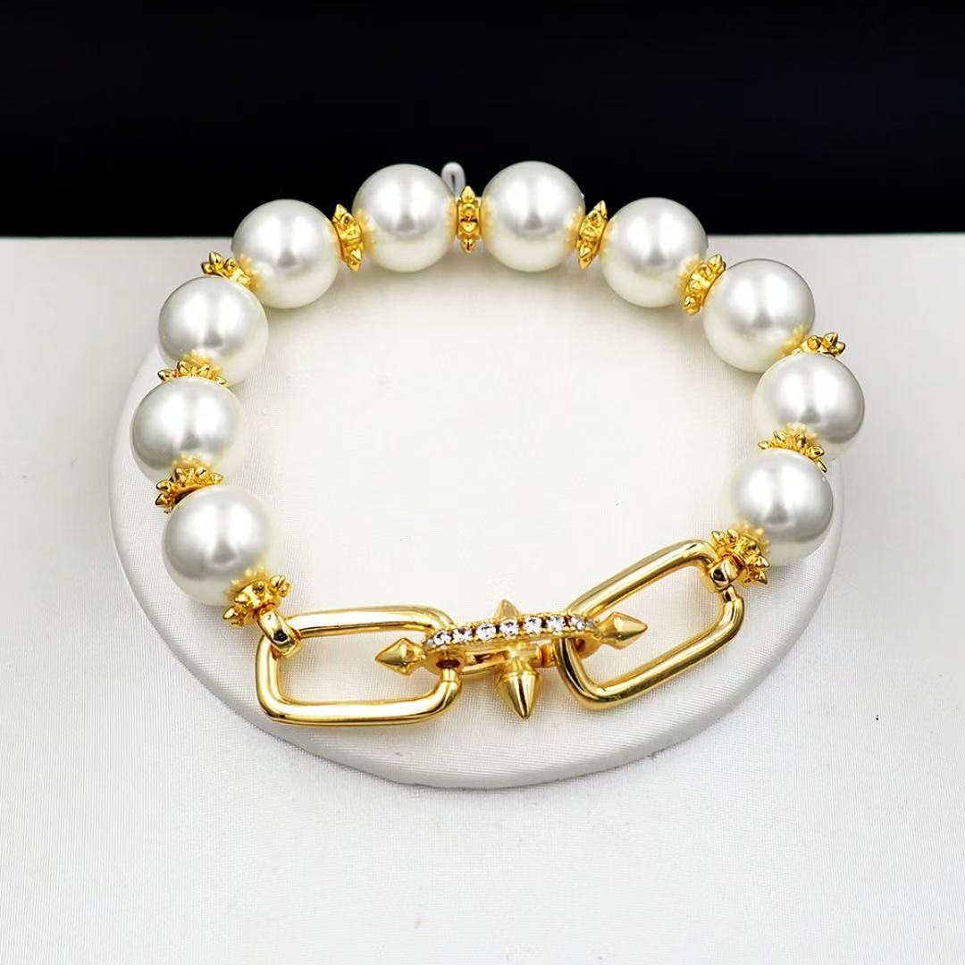 ティファニー タイタン by ファレル・ウィリアムス パール ブレスレット イエローゴールドにダイヤモンドをセッティング