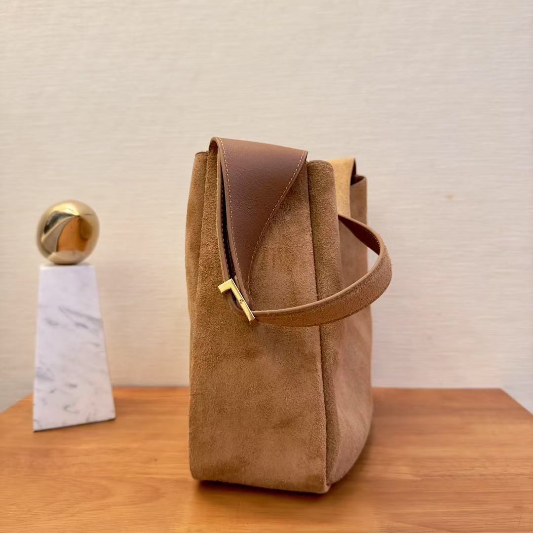  Saint Laurent サンローラン LE 37 スモール（スエード）