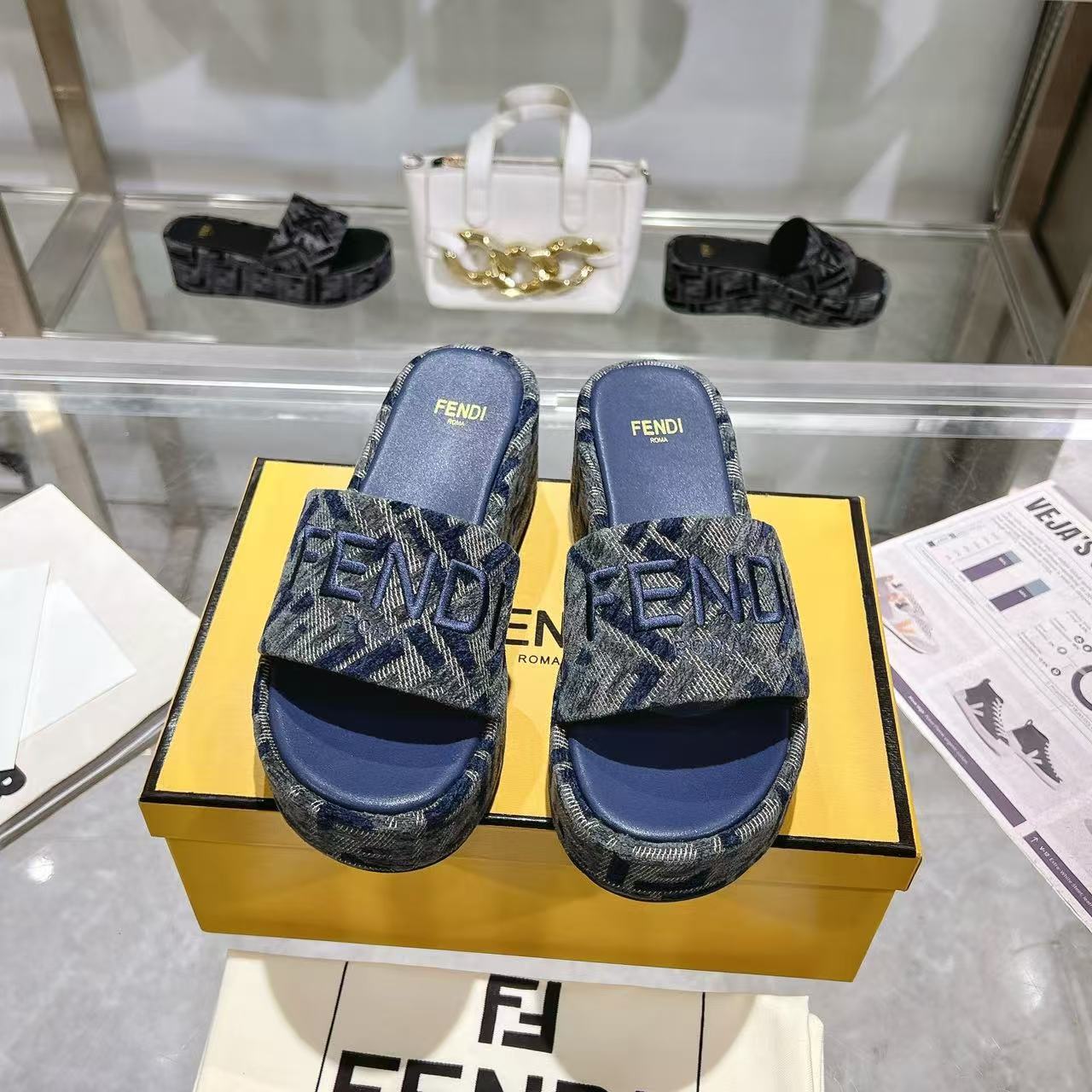 Fendi フェンディ サンシャイン ブルーFFデニム フラットフォームスライド