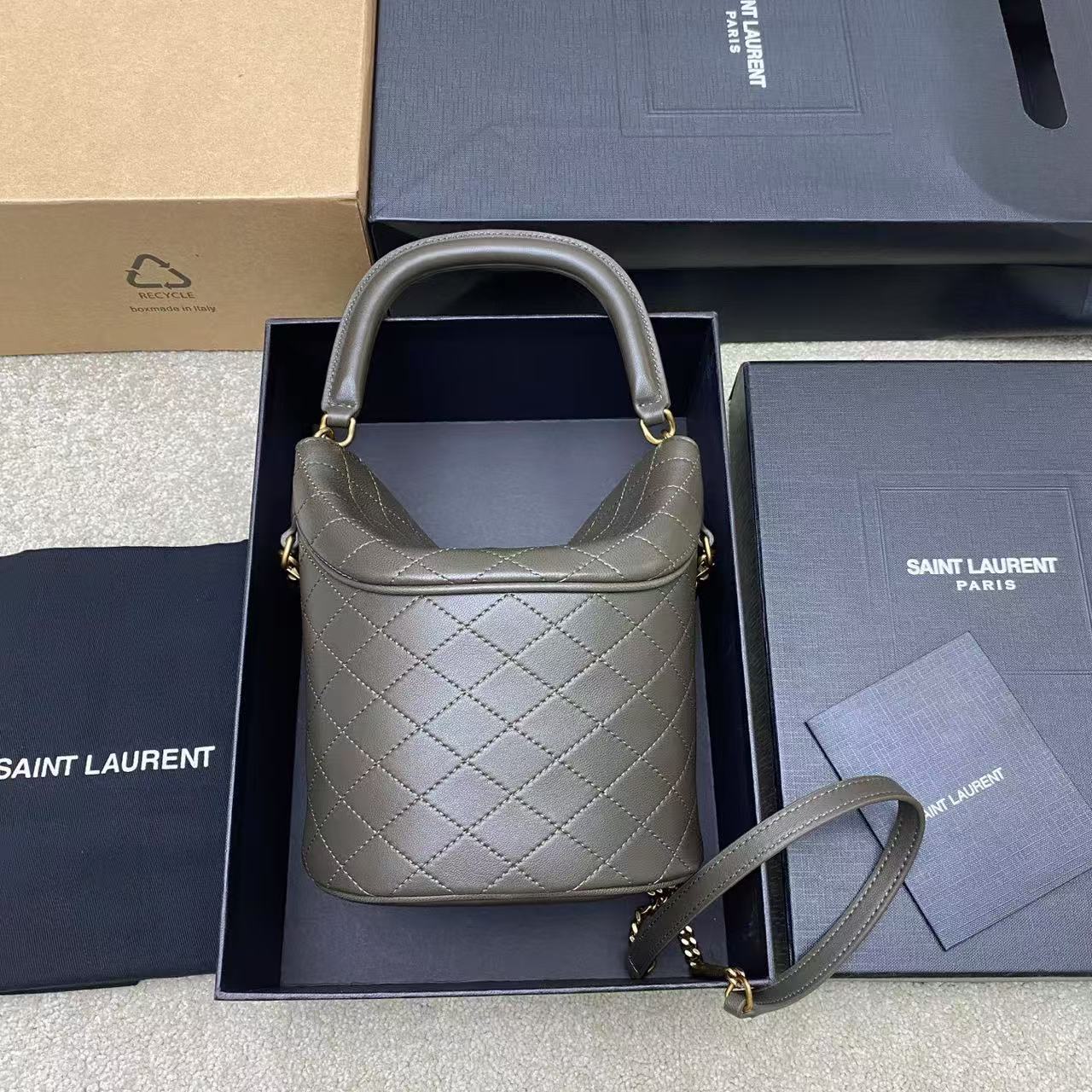 Saint Laurent サンローラン  ギャビー バケットバッグ（ラムスキン）