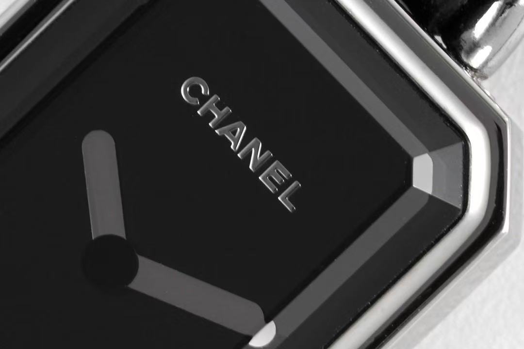 CHANEL プルミエール アイコニック チェーン