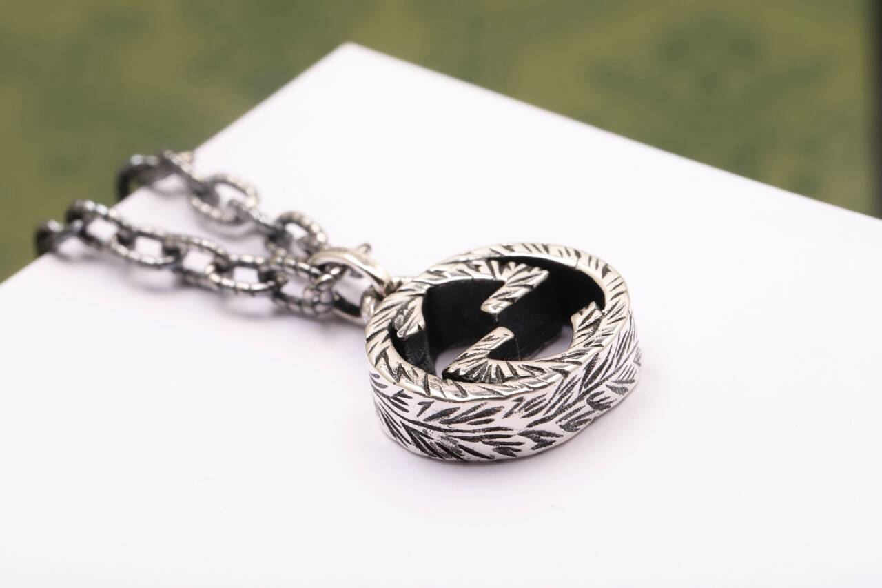 〔グッチ インターロッキング〕ペンダント ネックレス