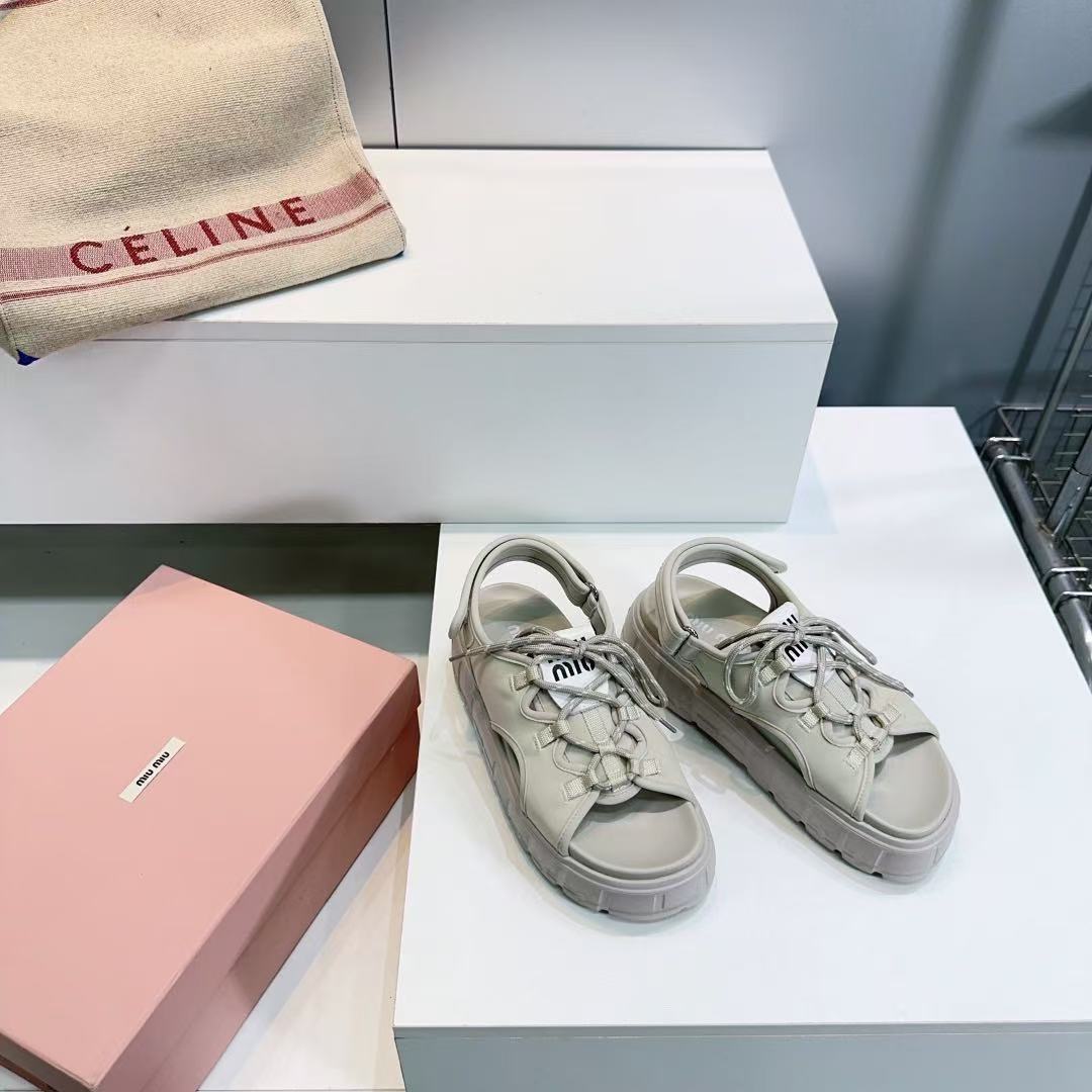 miumiu チャンキー ネオプレン サンダル