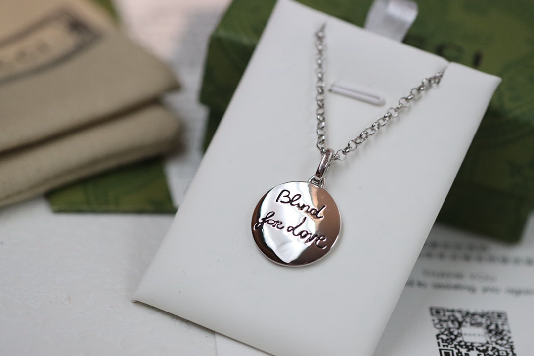 GUCCI タイガー モチーフ ネックレス シルバー