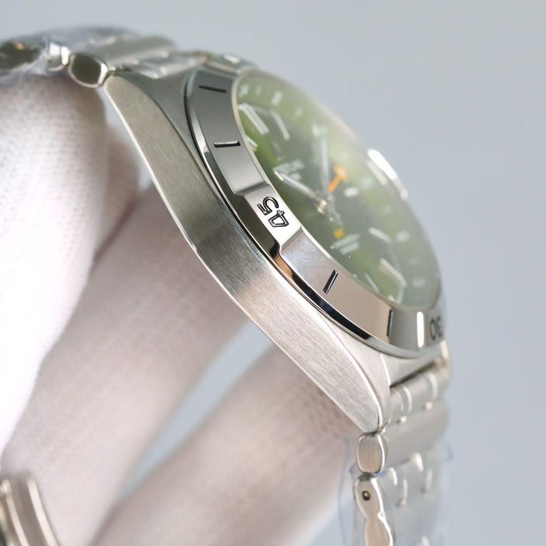 Breitling ブライトリング  クロノマット オートマチック GMT 40 ヤニス・アデトクンボ