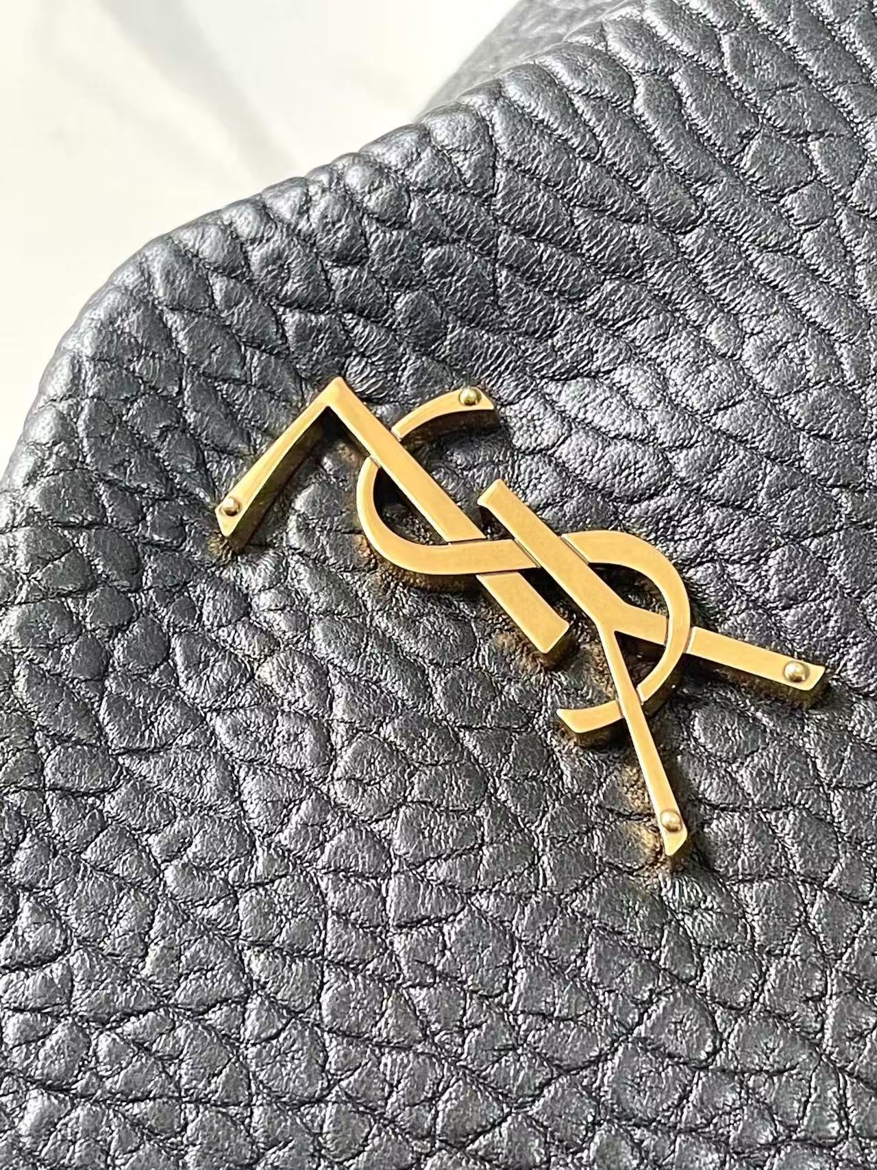   Saint Laurent サンローラン  カリプソ ラージ（グレインラムスキン）