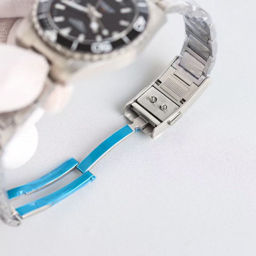 LONGINES  ロンジン  HYDROCONQUEST GMT, L3.790.4.56.6, 自動巻 ウォッチ, Ø 41.00 mm, ステンレススティールとセラミック.