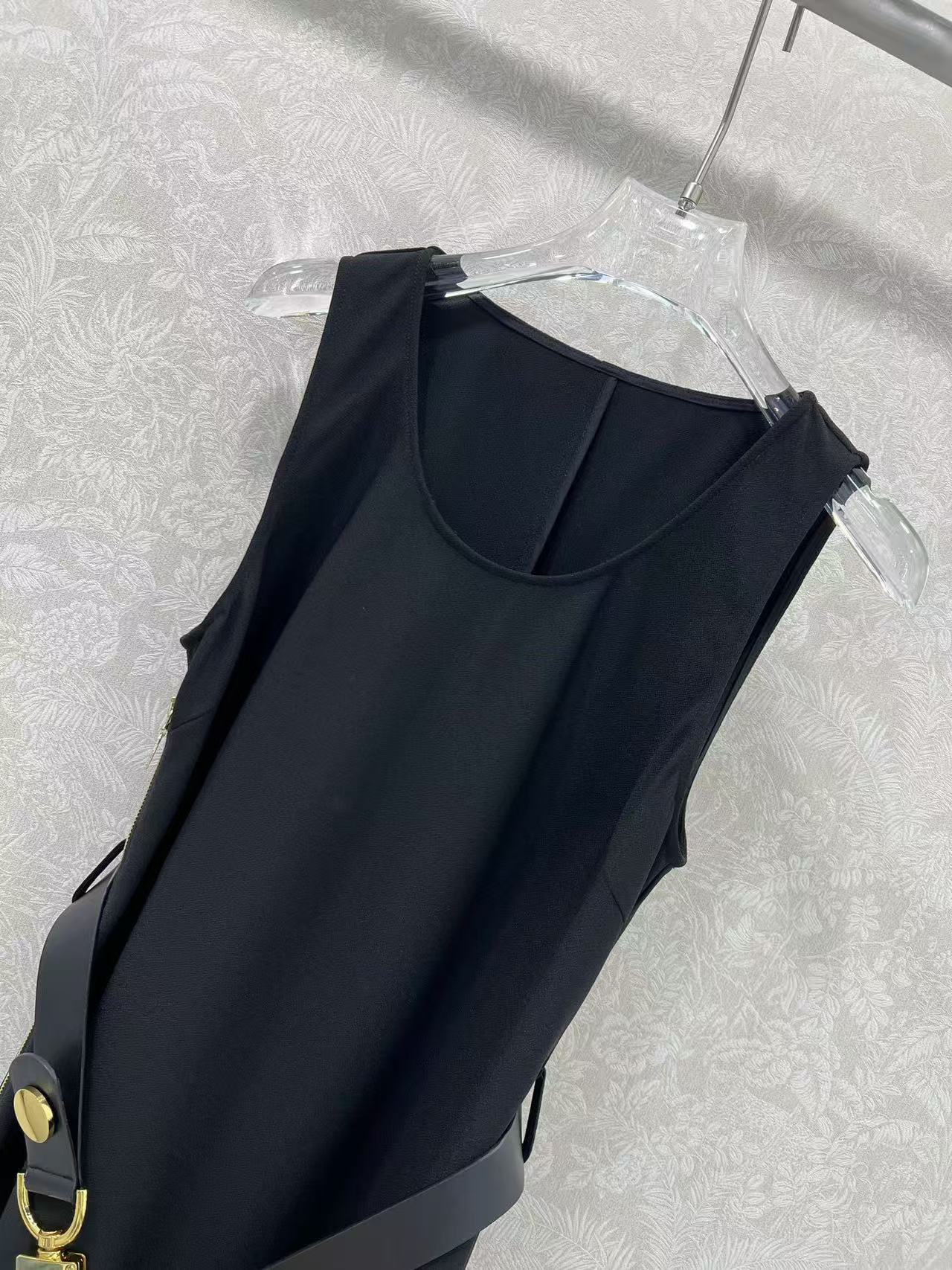 Louis vuitton カラビナベルトドレス