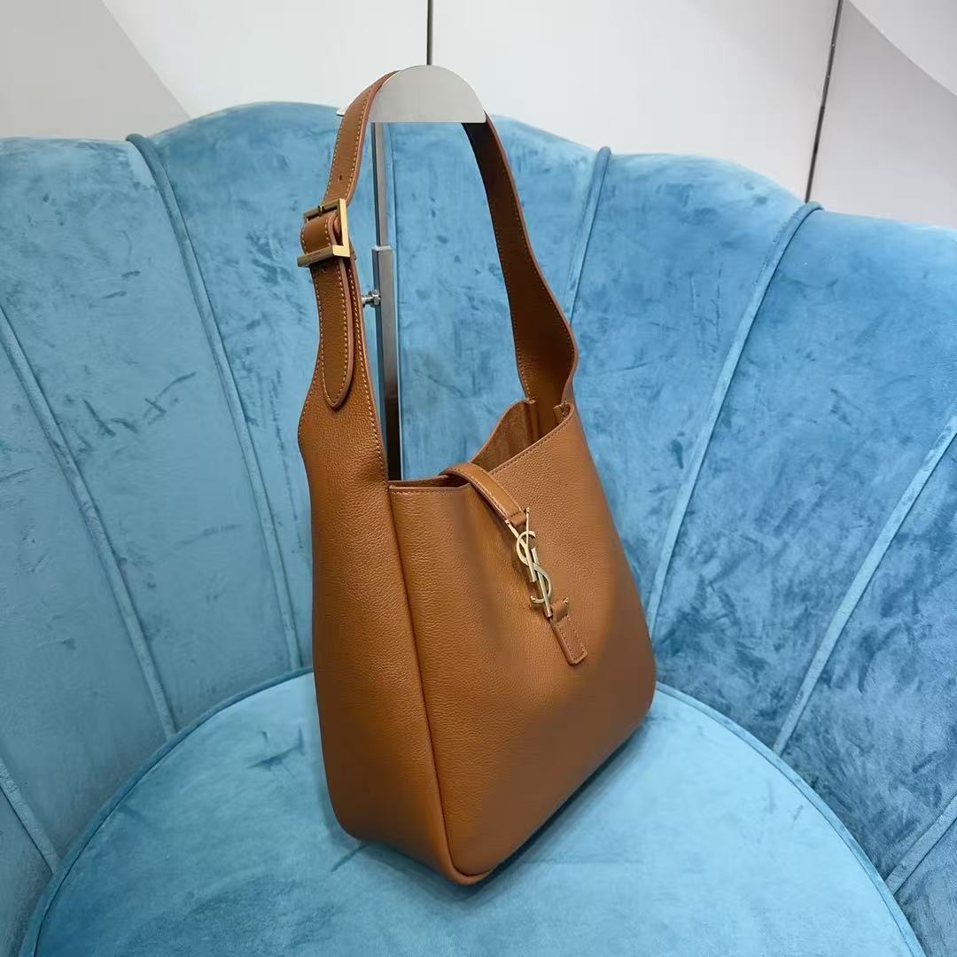 Saint Laurent サンローラン LE 5 À 7 ソフト スモール（グレインレザー）
