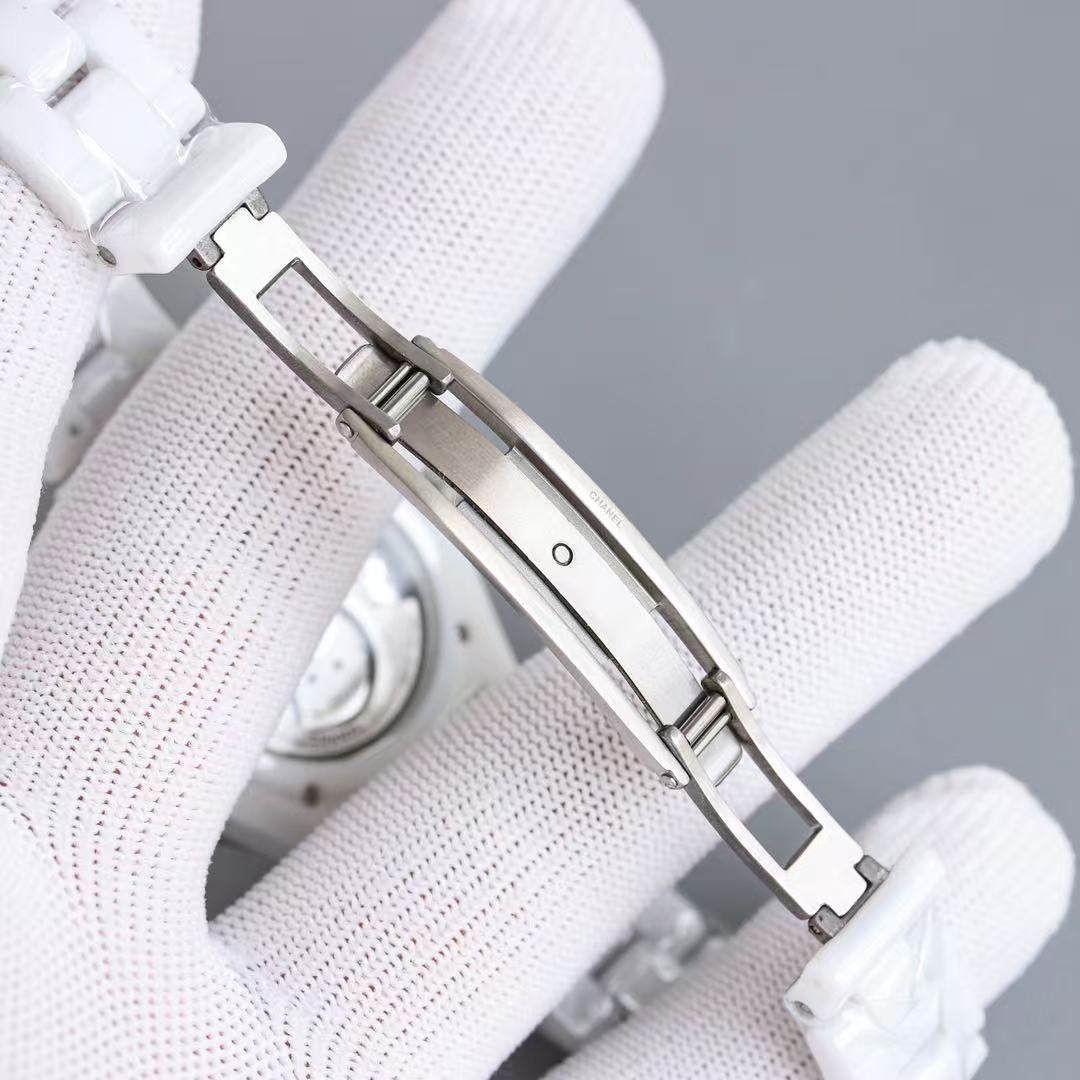 CHANEL J12 キャリバー 12.2, 33mm