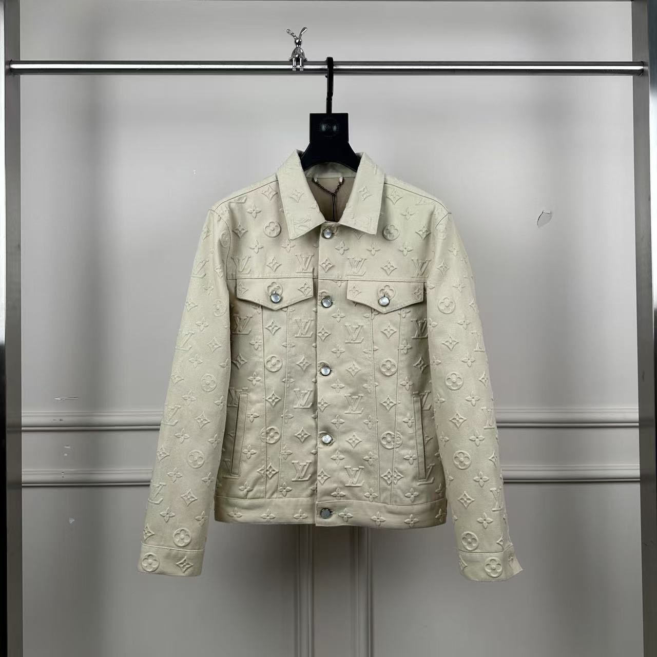 Louis vuitton モノグラムエンボスド デニムジャケット