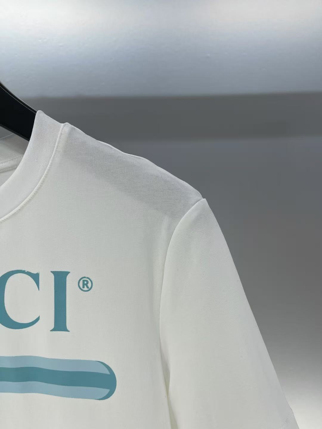 GUCCI プリント ソフトコットンジャージー Tシャツ