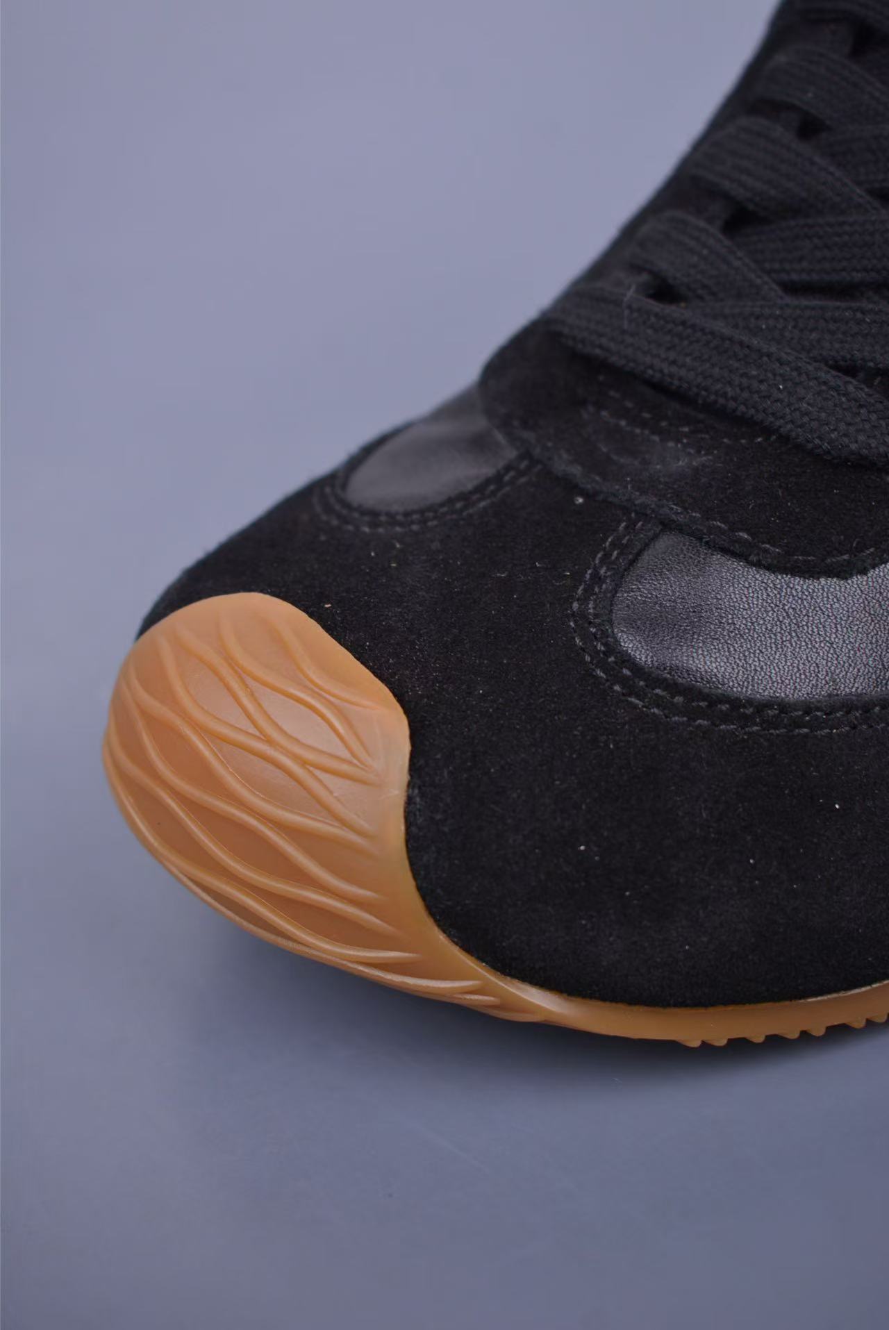 Loewe バレエランナー 2.0（ソフトカーフ）