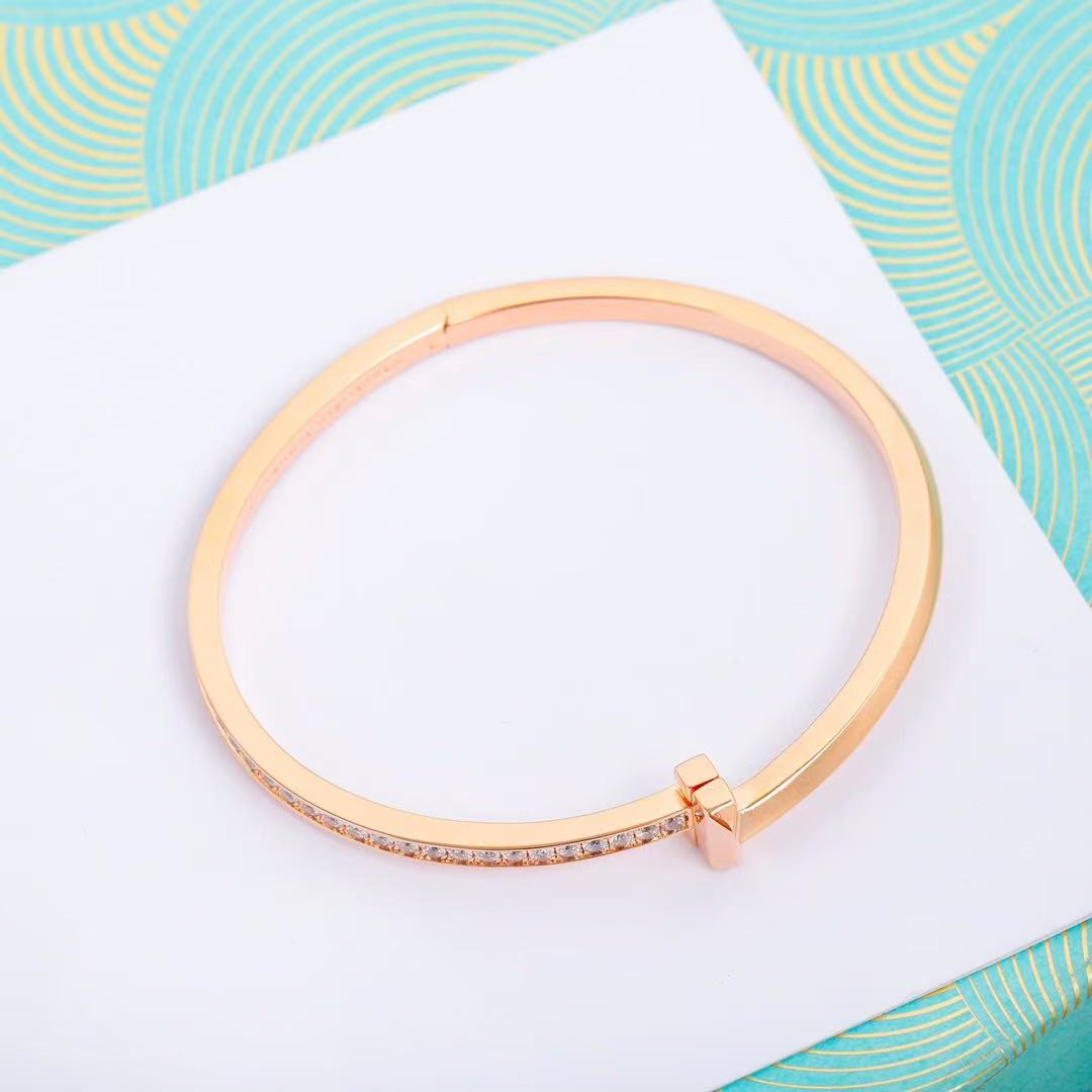 ティファニー T  T ワン ナロー ダイヤモンド ヒンジ バングル ローズゴールド