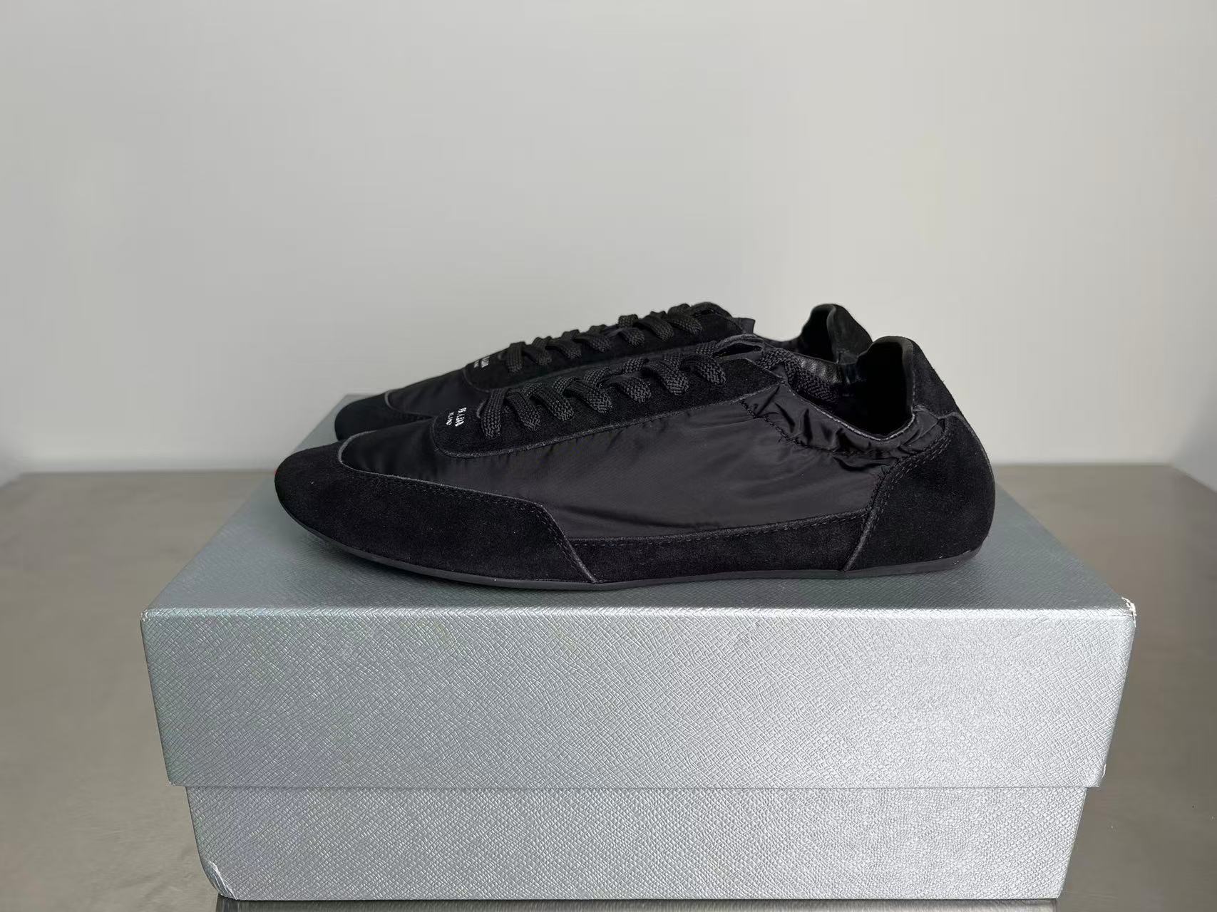 Prada プラダ コラプス Re-Nylon xスエード スニーカー